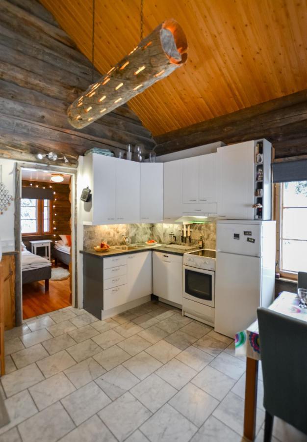 Yllaeshilla Cottage Akaslompolo Bagian luar foto