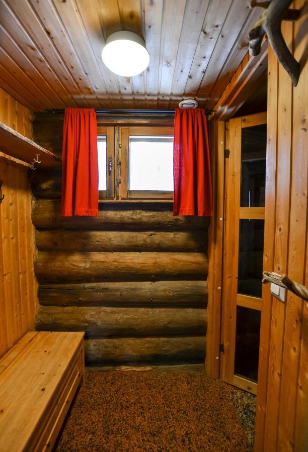 Yllaeshilla Cottage Akaslompolo Bagian luar foto
