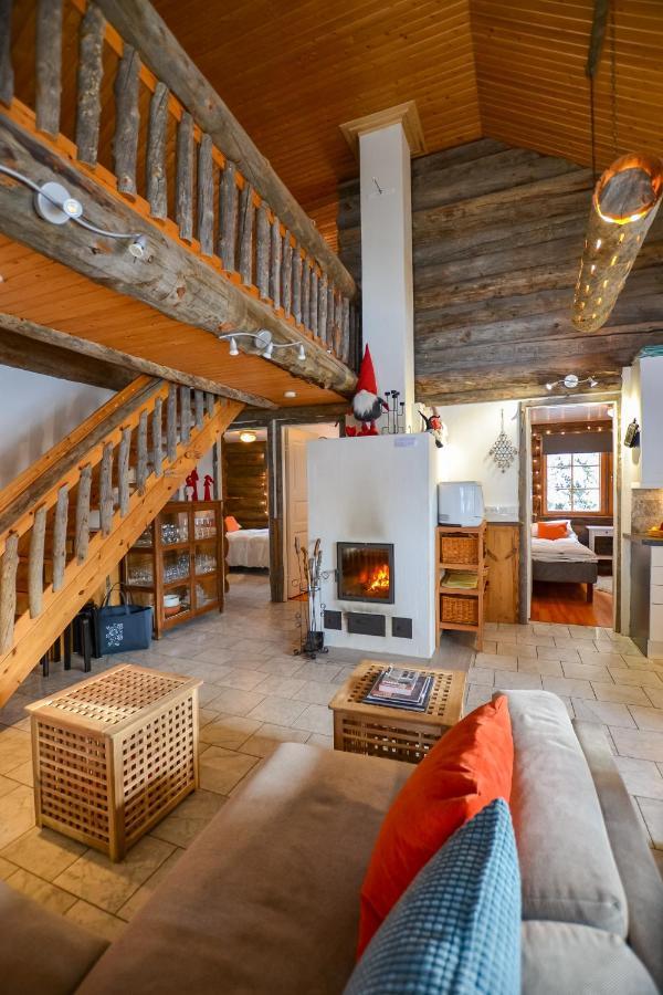 Yllaeshilla Cottage Akaslompolo Bagian luar foto