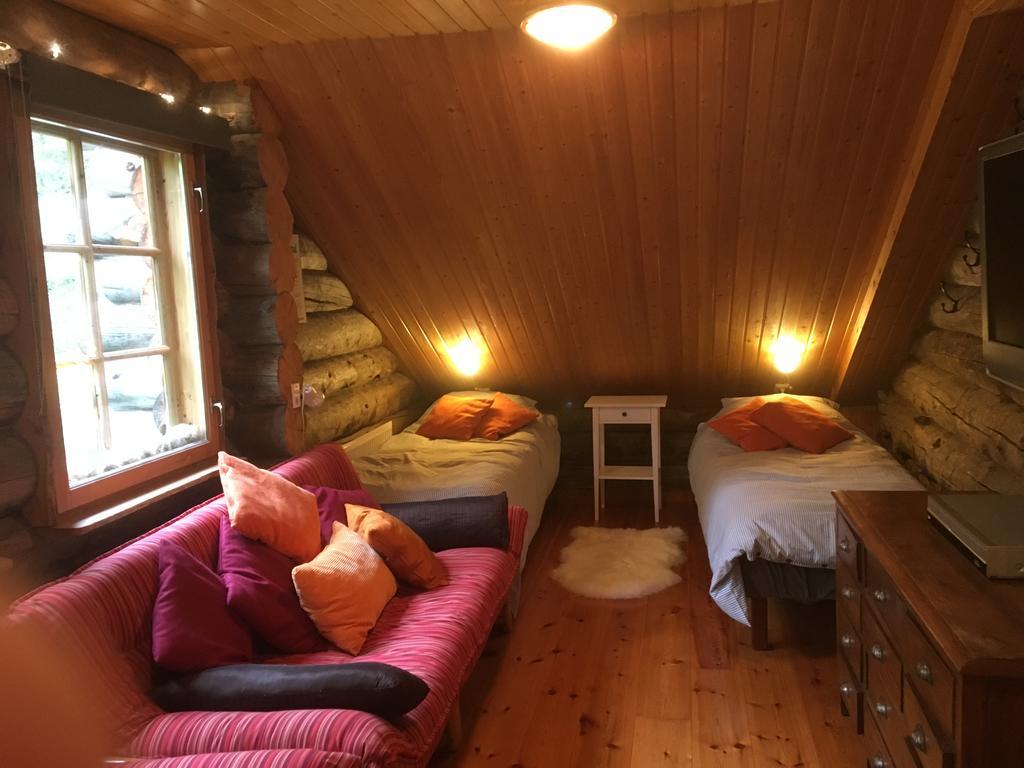 Yllaeshilla Cottage Akaslompolo Bagian luar foto